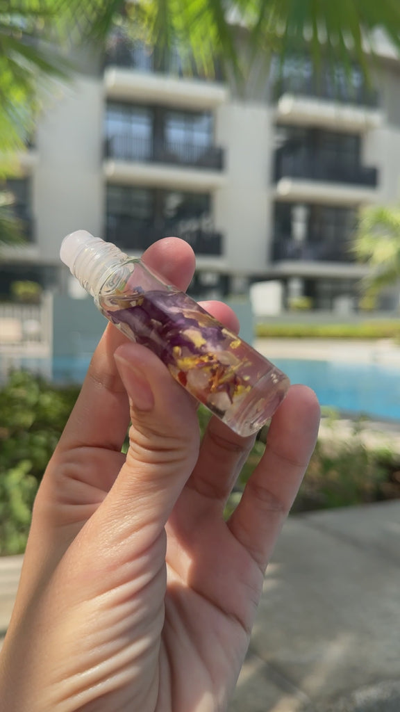 Clean Luxury Essential oil roll on, zenplenish, divine love, roller bottle, quartz, vanilla, bergamot, ylang ylang, sandalwood, jasmine, gardenia, blue lotus, natural fragrance, 24K gold, crystals